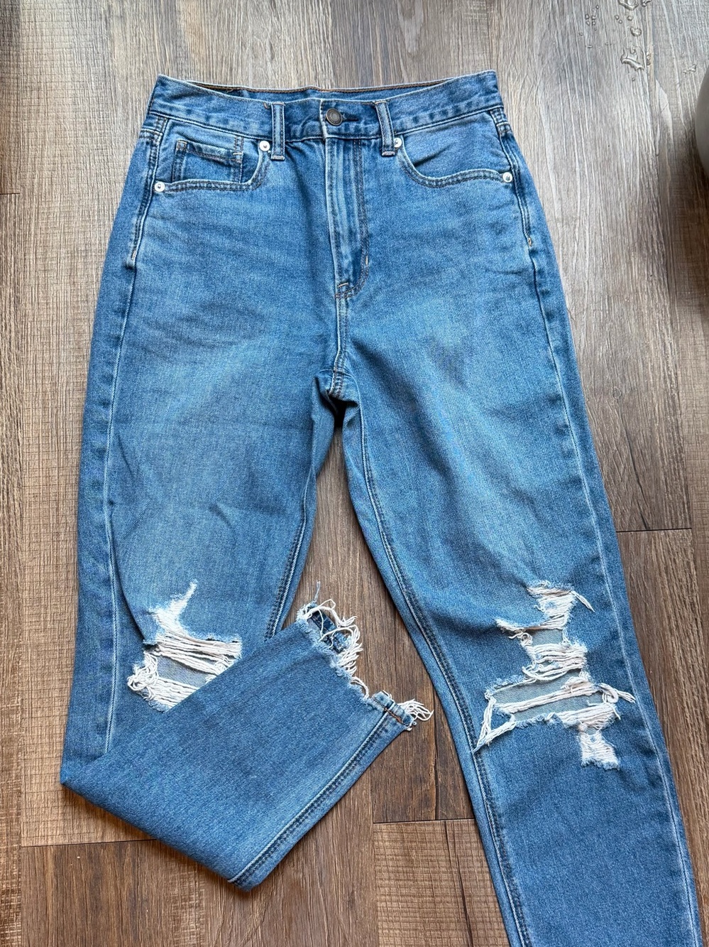 American Eagle Outfitters High-Rise Distressed Blue Jeans